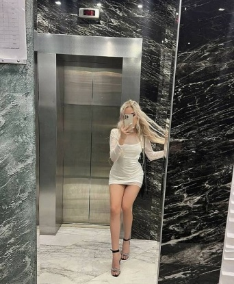 Живу в Москве 💕 и готова подарить тебе незабываемые моменты наслаждения. Ласковая, ухоженная и горячая, я предлагаю тебе свои интимные услуги, которые удовлетворят все твои сокровенные фантазии. Фото 100% мои, без ретуши.
Возможности? Ты выбираешь: страстные эротические массажи, глубокий французский поцелуй, игры в ролевые сценарии, доминирование, легкий бондаж. Мне нравится узнавать новое и позитивное отношение к жизни, поэтому мы можем попробовать что-то элегантное и необычное.
Отзывы? Загляни на мою страницу и посмотри, что думают обо мне те, кто уже был в Мои руки. У нас встречи проходят в уютной и комфортной атмосфере недалеко от центра Москвы. Ты можешь оставить все свои заботы за порогом, и полностью расслабиться в моих нежных объятиях.
Минимальное время встречи - 1 час. Выезд и интим только в хорошие гостиници Москвы.
💋 Жду тебя, мой чертовски привлекательный друг! 💋 Марина